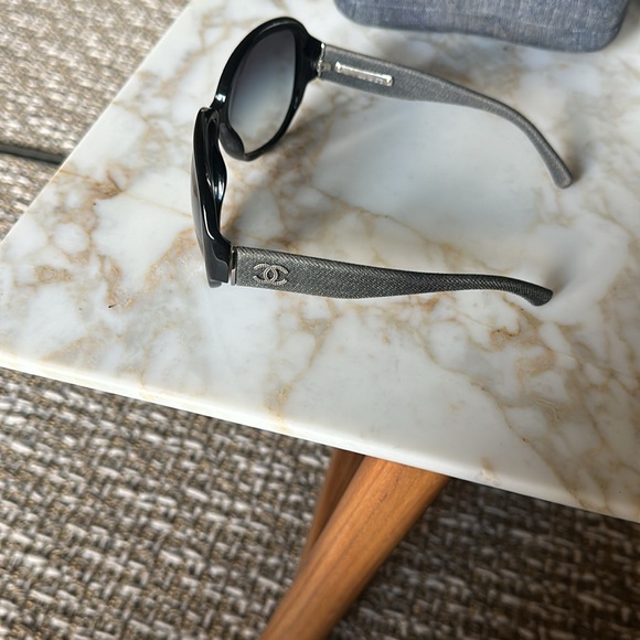 Chanel Authentic sunglasses - Picture 3 of 4